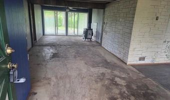 302 Crestview Dr, Acme, PA 15610