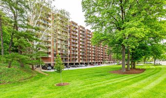 1300 ARMY NAVY Dr 816, Arlington, VA 22202