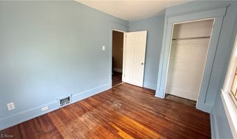 592 Lindell St, Akron, OH 44305