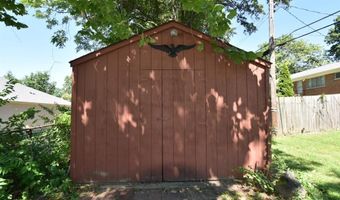 5800 Crossmont Dr, Affton, MO 63123