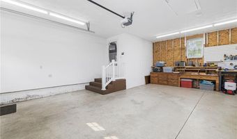 584 Blackrock Rd, Coventry, RI 02816