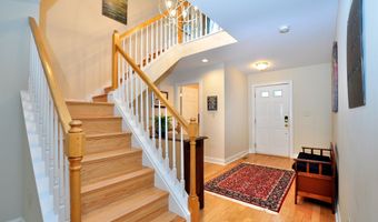 8 Centerbrook Ct 8, Avon, CT 06001