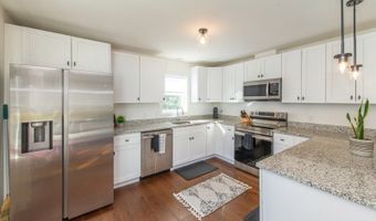 72 Lakeside Dr NW, Alloway, NJ 07461