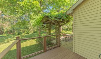 2728 Kimberley Rd, Ann Arbor, MI 48104