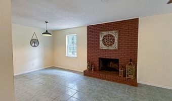 5703 Old River Rd, Baker, FL 32531