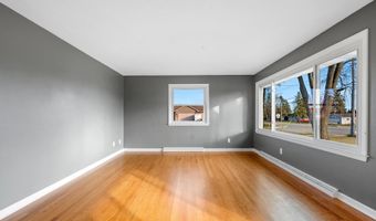 4710 W CAPITOL Dr, Appleton, WI 54913