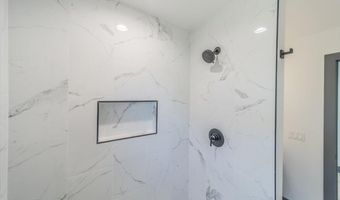 187 Grand Central Pkwy, Bayville, NJ 08721