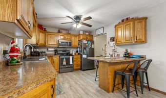 11 Linda Ln, Aberdeen, SD 57401