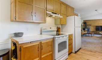3 Laguna Pl, Cascade, ID 83611