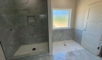 1000 Duke Dr, Bauxite, AR 72011