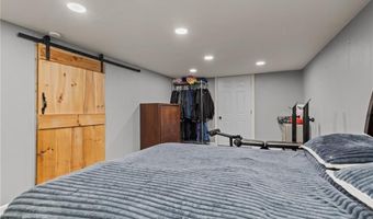 33 Fairhaven Rd, Cumberland, RI 02864