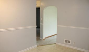 3 E Elm St, Alton, IL 62002