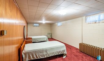 207 S 11th St, Beresford, SD 57004