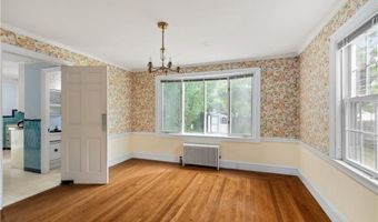 10 Pelham Pkwy, North Providence, RI 02911