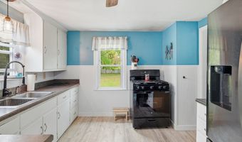122 Southwick St, Agawam, MA 01030