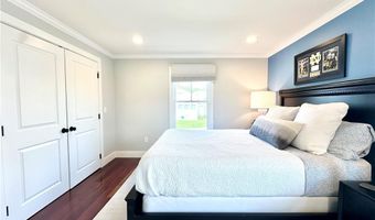 44 Tuckerman Ave, Middletown, RI 02842