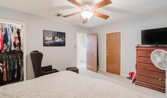 15 W Meadow Dr, Albany, NY 12203