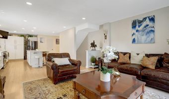 2113 N LINCOLN St, Arlington, VA 22207