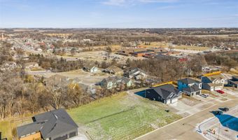 818 Evans View Dr, Adel, IA 50003