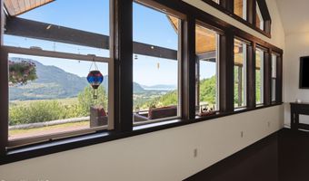 1010 Mc Quade Gulch Dr, Clark Fork, ID 83811