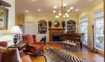 708 Town And Country Dr, Adel, GA 31620
