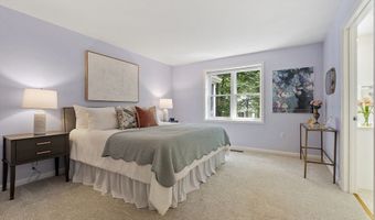 32 Brewster Ln 32, Acton, MA 01720