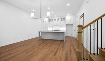 825 NW 14th St, Bentonville, AR 72712