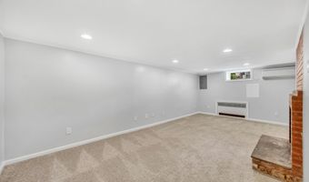 27 Skyline Dr, Brookfield, CT 06804