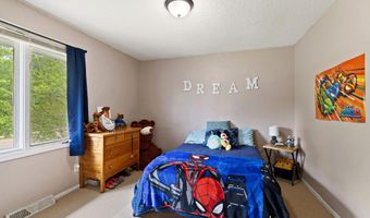 121 Chaparral Dr, Apple Valley, MN 55124