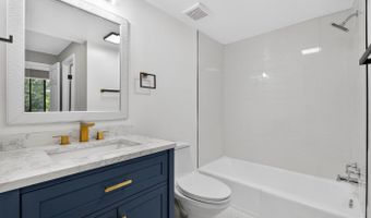 1401 N RHODES St 604, Arlington, VA 22209