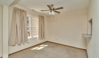 9925 Amanda Ln, Algonquin, IL 60102