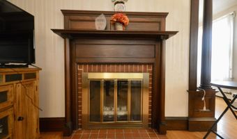 744 Hammond St, Bangor, ME 04401