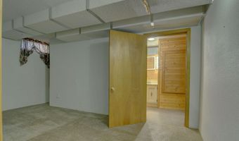 201 4th St, Armstrong, IA 50514