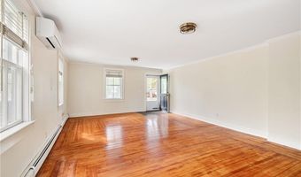7 Marsh St, Newport, RI 02840