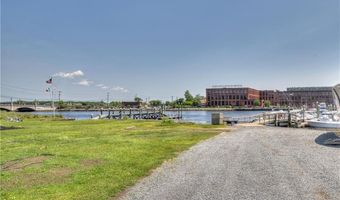3 Tyler Point Rd, Barrington, RI 02806