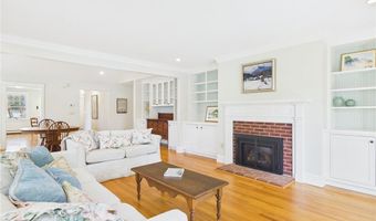 30 Forest Rd W, Bristol, RI 02809