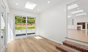 8 Fairview Ln, Wilton, CT 06897