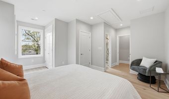 5047 MACARTHUR Blvd NW, Washington, DC 20016