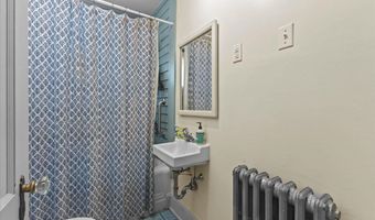 84 Charlotte St, Burlington, VT 05401