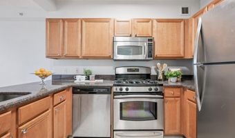 7111 WOODMONT Ave 814, Bethesda, MD 20815