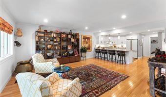 27 Eagle Dr, North Kingstown, RI 02852