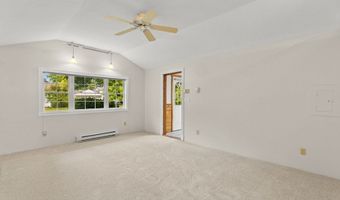 12 Oak Ter, Bellingham, MA 02019