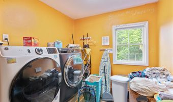 226 Manhattan Dr, Burlington, VT 05401