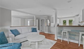 19 Warren Ave 19, Middletown, RI 02842