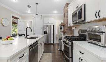 157 Arnold Ave, Cranston, RI 02905