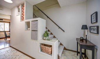 1402 Winaki Trl, Algonquin, IL 60102