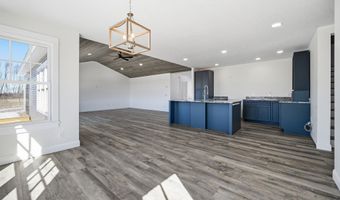 87 Yorktown Rd, Albion, ME 04910