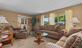 58 CRESTVIEW Dr, Appleton, WI 54915