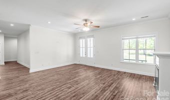 939 Old Stagecoach Rd, Camden, SC 29020