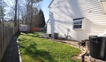 202 Thorncrest Dr, Apex, NC 27539